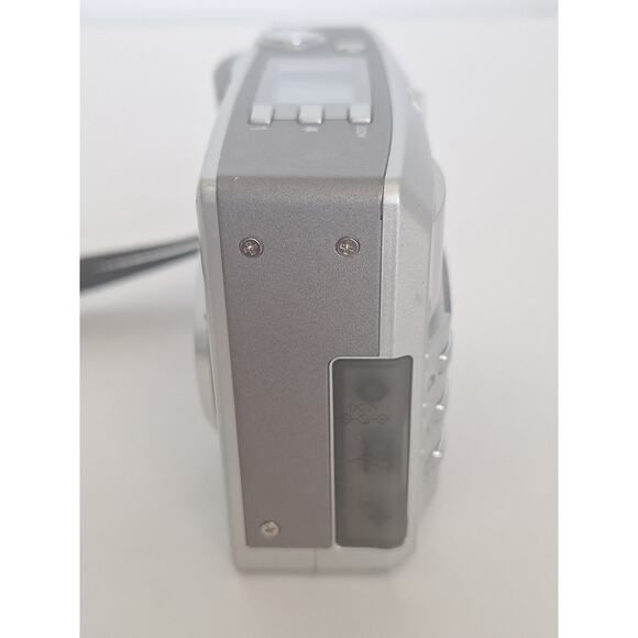 HP Photosmart 735 Digital Camera 3.2MP – Silver- Excellent Condition - Picture 2 of 6